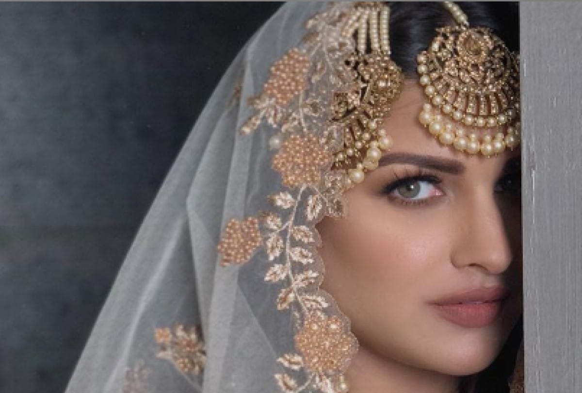 himanshi khurana share picture looks like punjabi bride here asim riaz comment