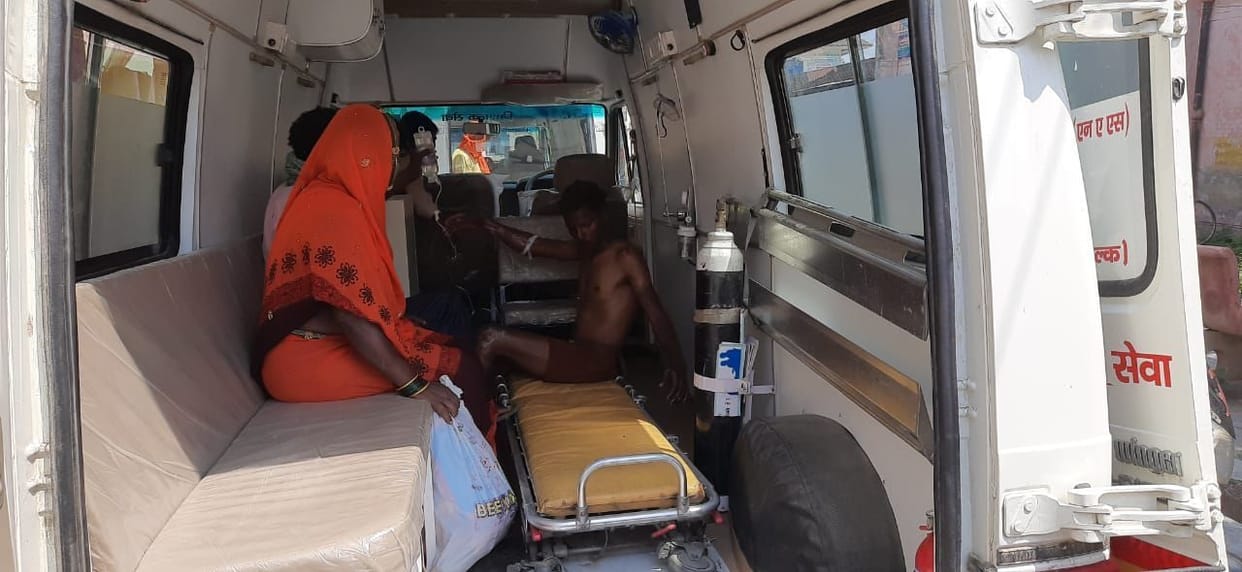 Machine blast four injured