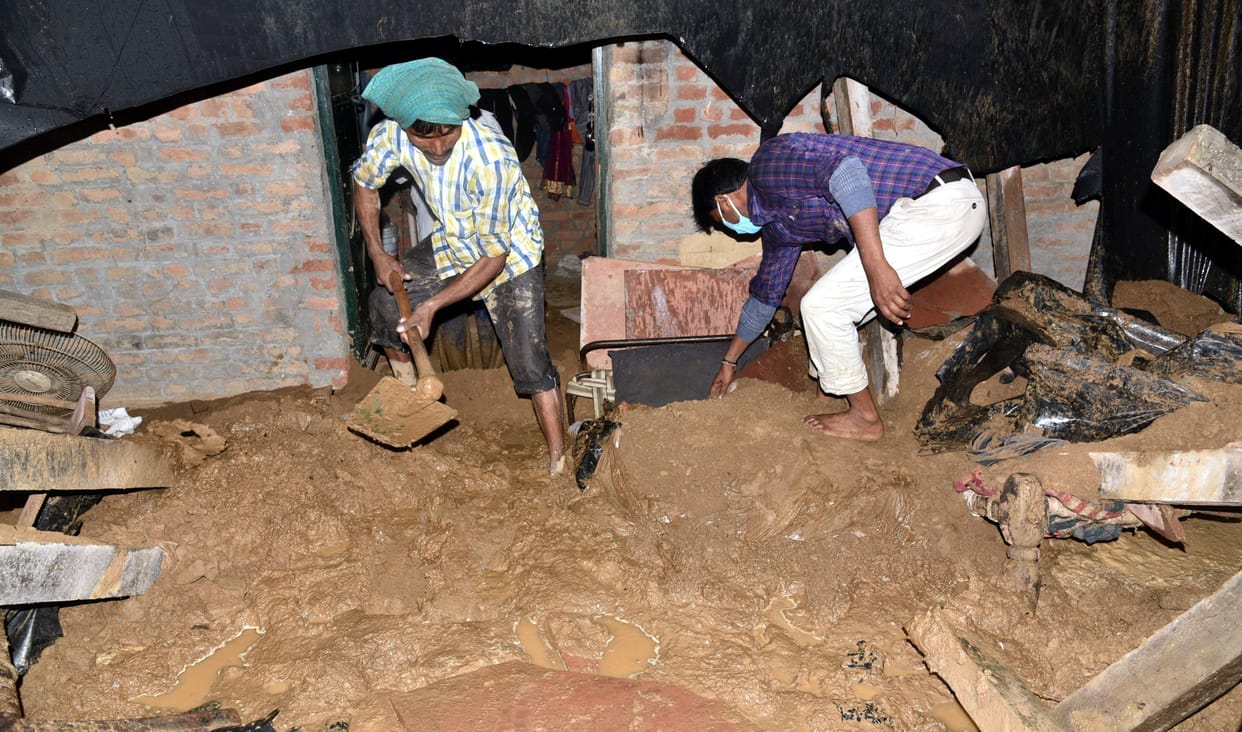 roof fall in rain, father and daughter death in sambhal