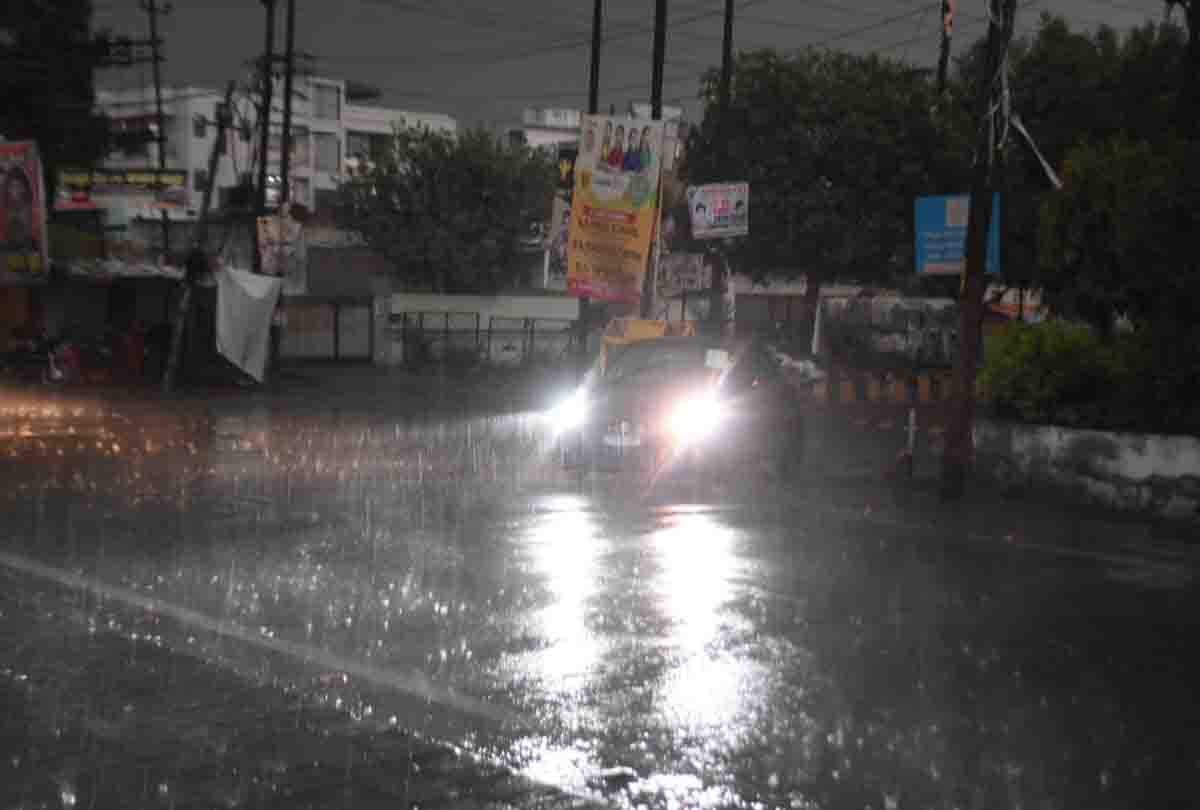 Kanpur Weather Update, It rained intermittently overnight, the process will continue for three days