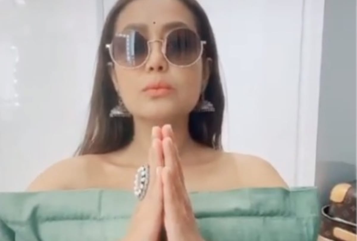 tamannaah bhatia accept #pillow challenge and looking gorgeous