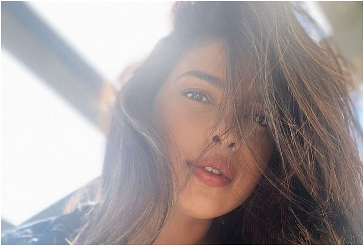 Priyanka Chopra shared her photo n social media and talk about Expectation vs Reality