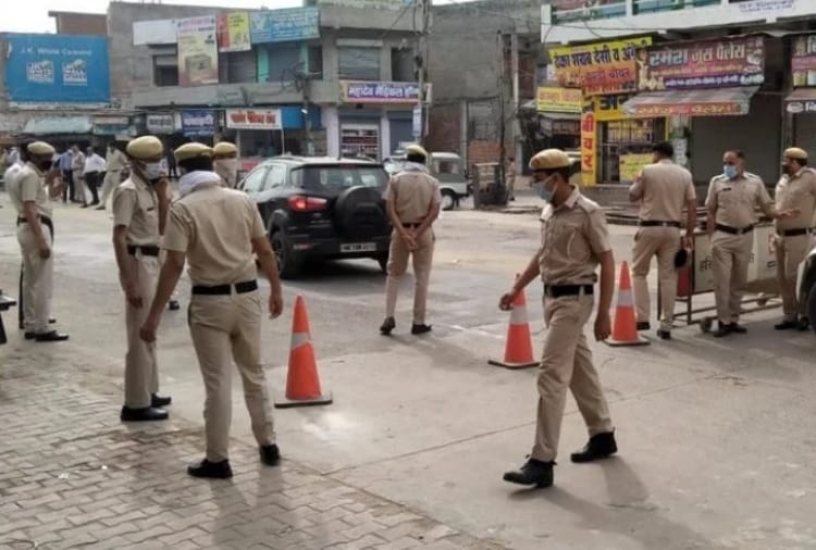 The Delhi-Sonipat border has been sealed by the Sonipat District Magistrate