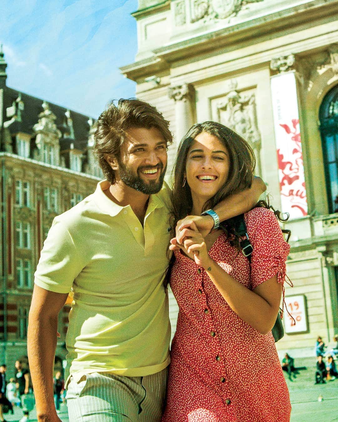 Coronavirus outbreak Vijay Deverakonda announced fund to help   those affected by Covid-19 pandemic in Rs 1.30 crore