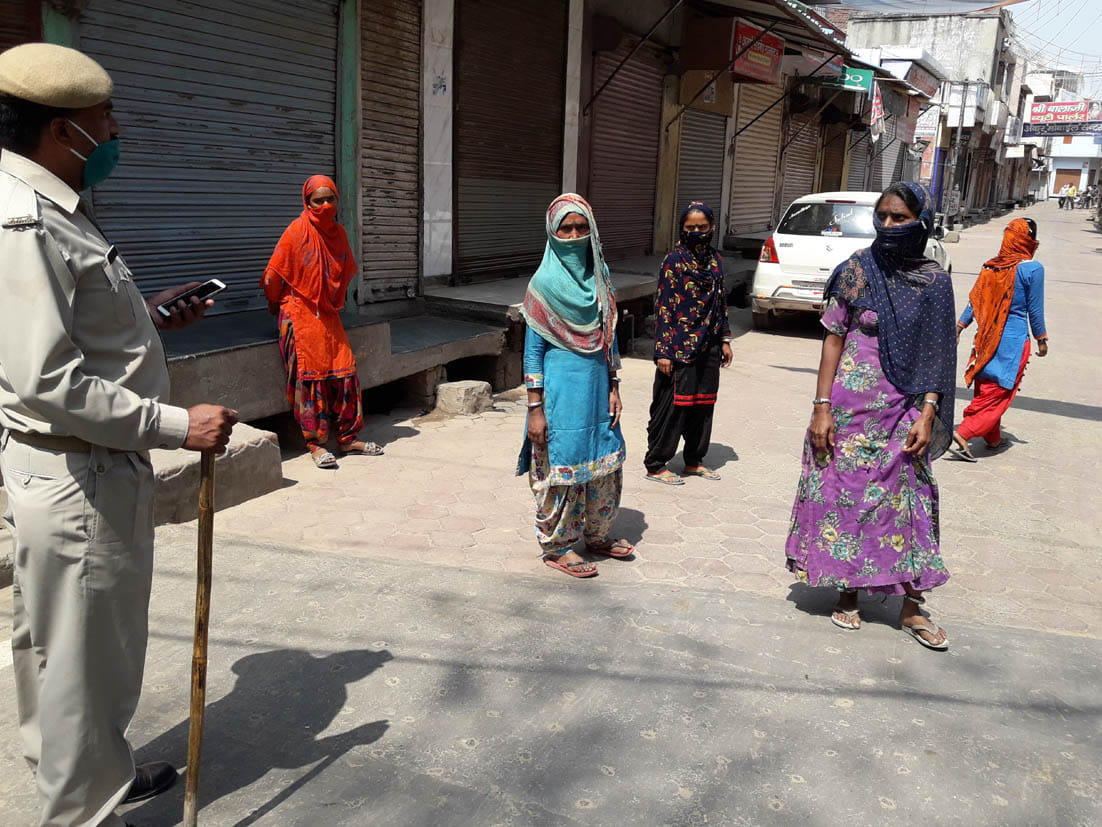 Lockdown broke due to noise of ration distribution