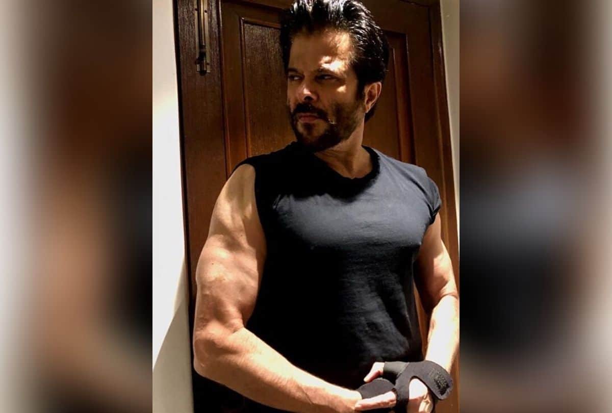 Anil Kapoor Share Shirtless Photos Of His New Transformation From Beach Hrithik Riteish Arjun Reacts