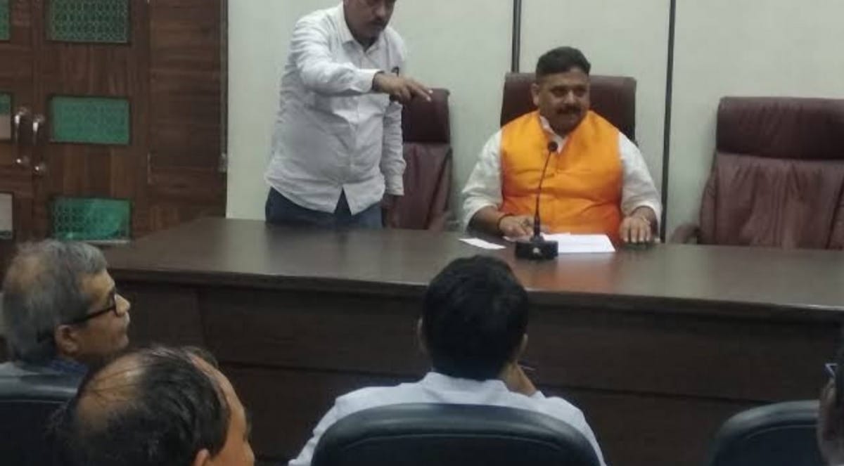 BJP leader ravindra jaiswal attack on opposition party in varanasi