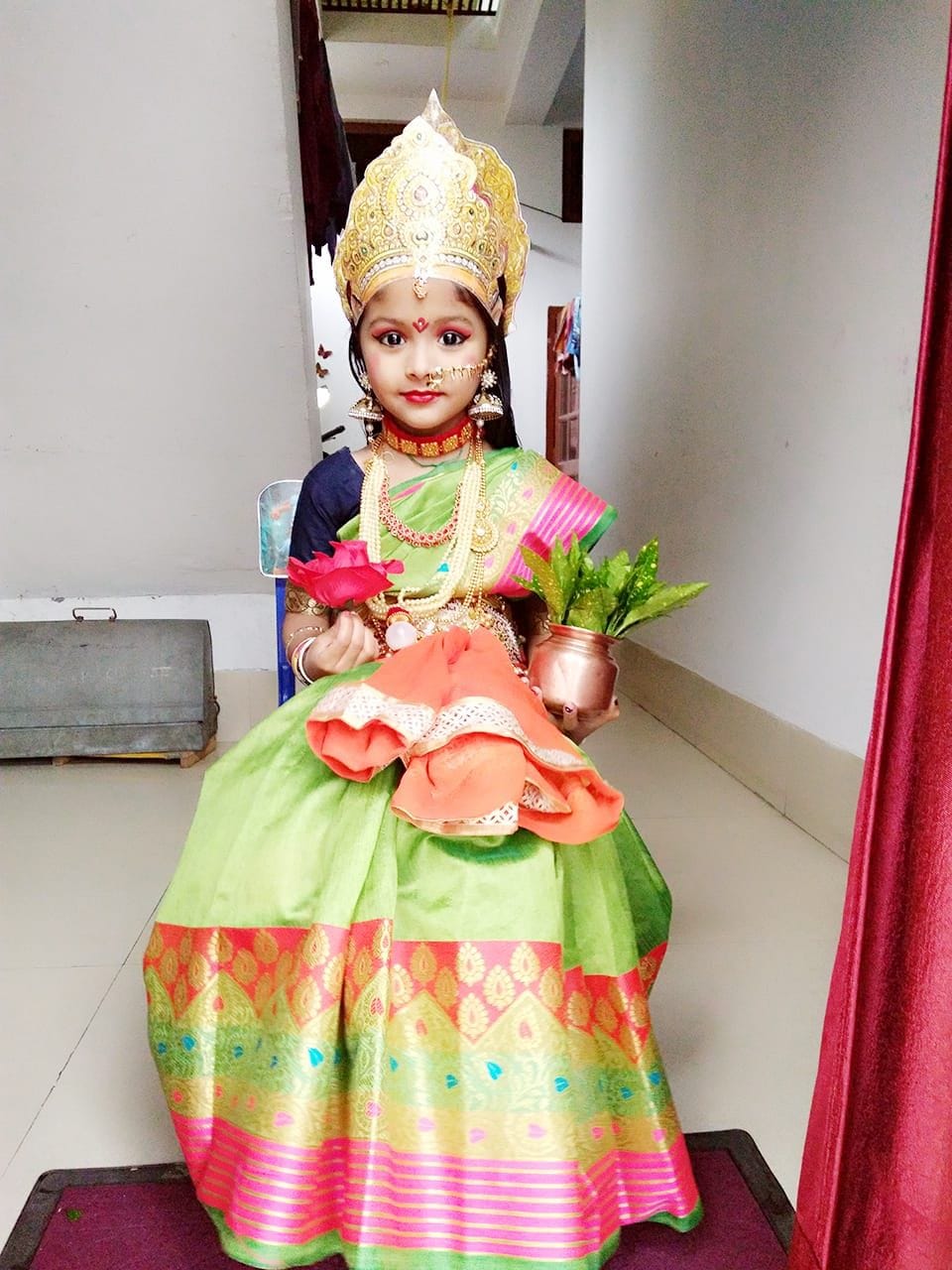 The girls appeared in the form of mother Lakshmi