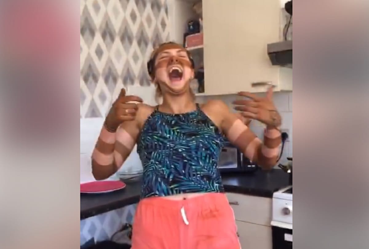 Bored woman gives herself a bizarre stripy fake tan makeover by using sellotape in lockdown