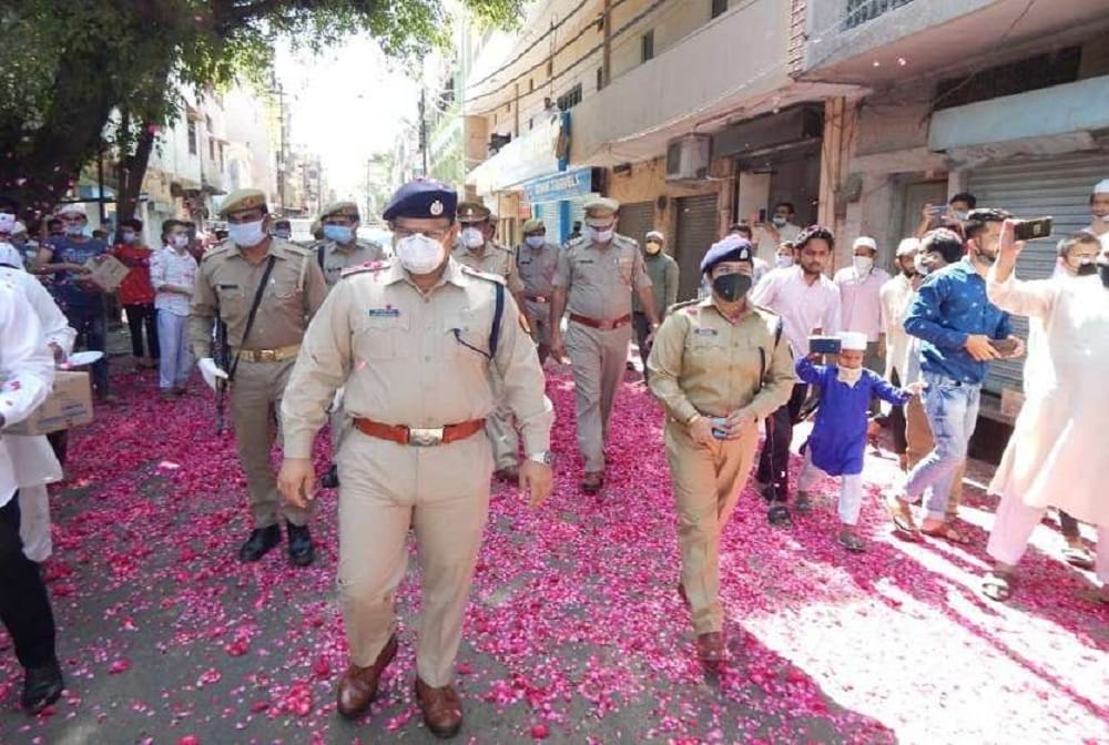 former DGP Prakash Singh says Even after Corona, flowers continue to rain on police, this is possible but