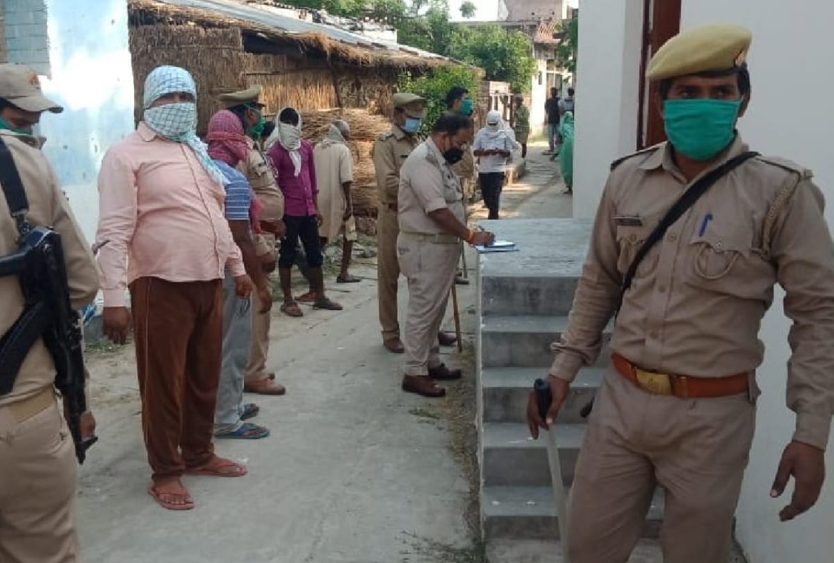 Two Groups fighting after information Namaz in mosque in gorakhpur
