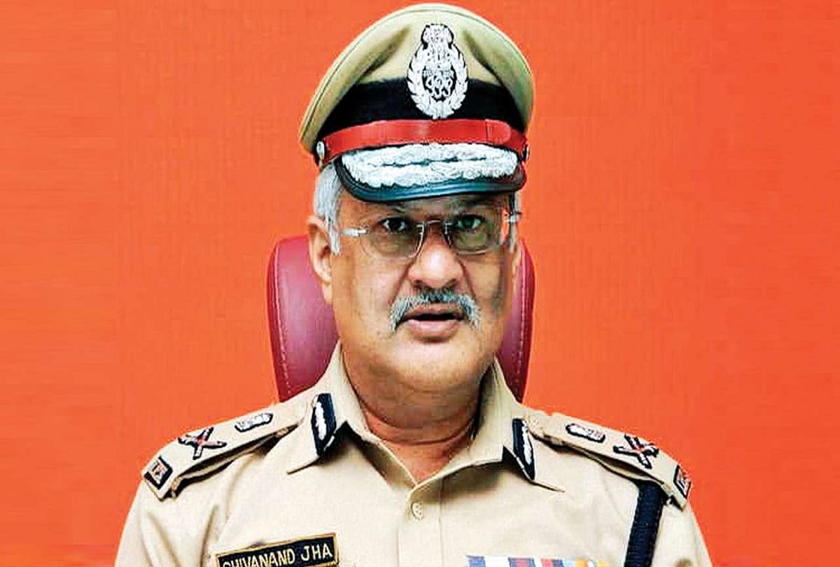 Gujarat DGP Shivanand jha came in support of I too Harjeet says I wish him speedy recovery
