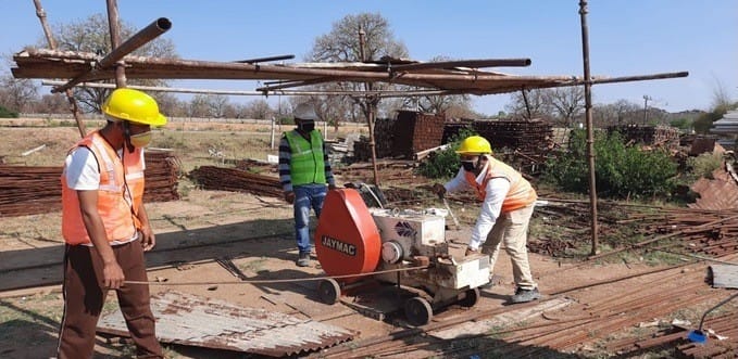 railway maintaining tracks during lockdown