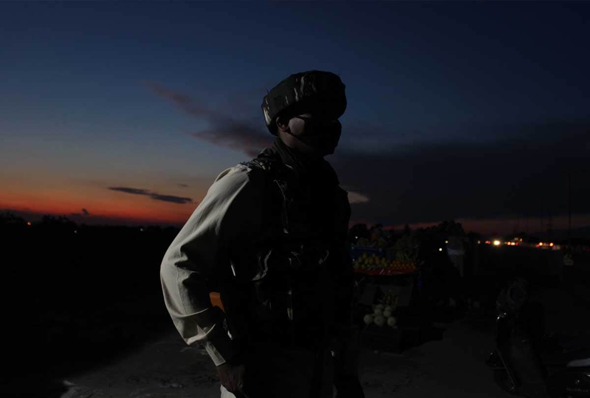 People caught Pakistani pigeon, code was tied in the leg, security agencies alert