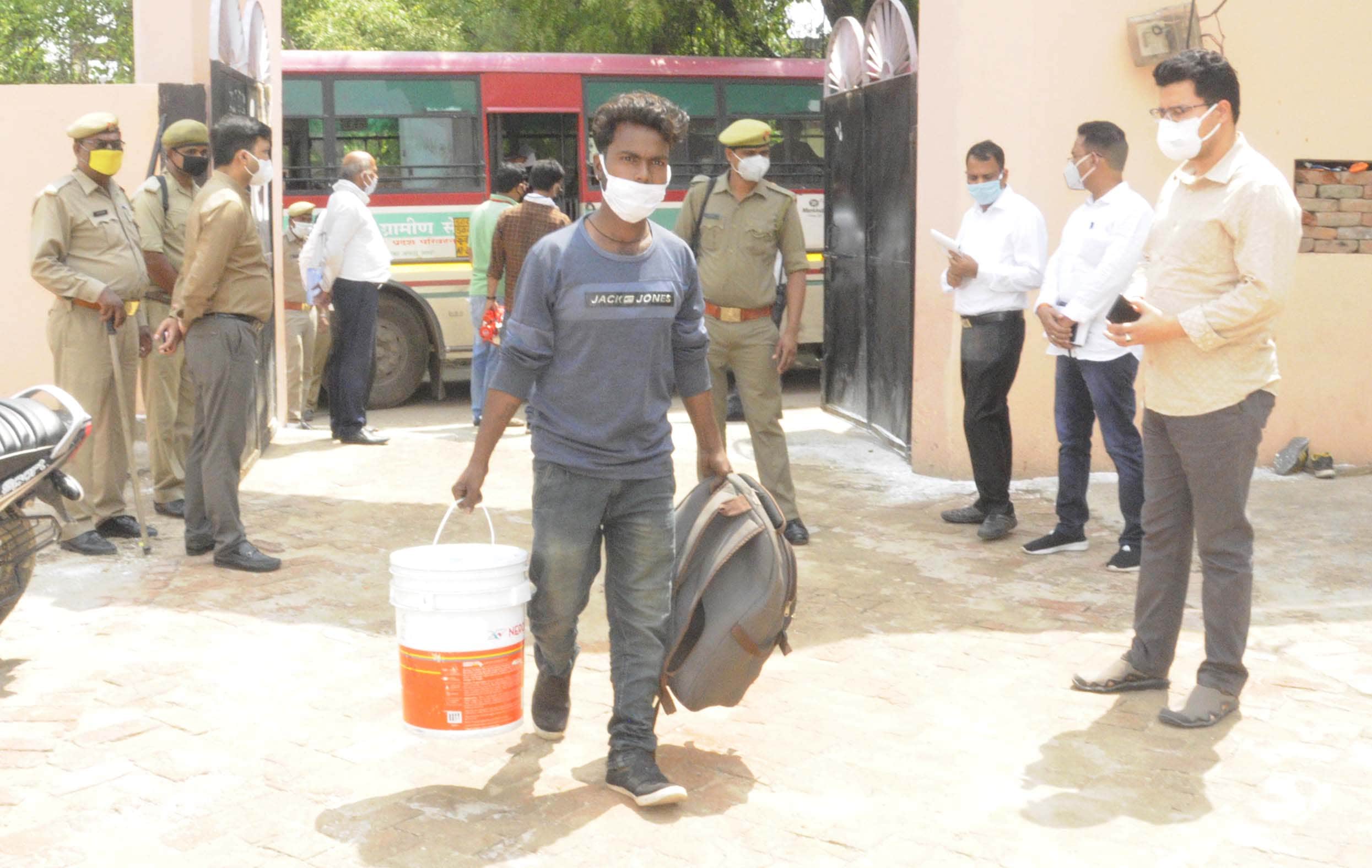 CoronaVirus: 62 migrants arrive in Belha from Haryana