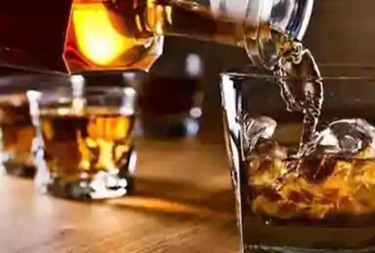 lockdown in mahoba:  did not get liquor so Drank sanitizer  Condition worsens hospitalization