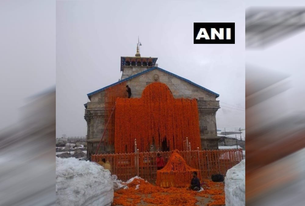 Char dham yatra 2020:  Kedarnath Temple being decorated as its Doors will open Tomorrow, Photos
