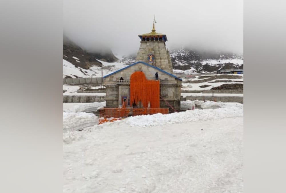 Char dham yatra 2020:  Kedarnath Temple being decorated as its Doors will open Tomorrow, Photos