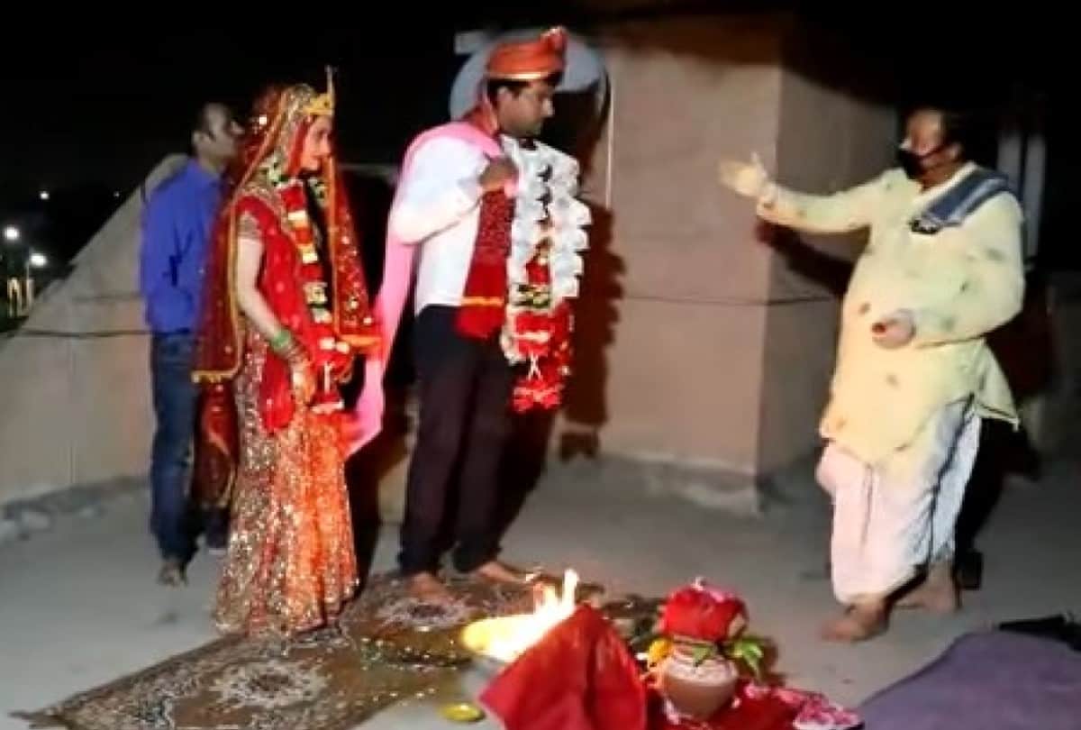 bigg boss 2 winner ashutosh kaushik marriage during lockdown on roof of the house