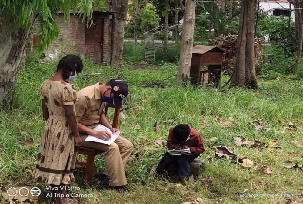 Coronavirus in Uttarakhand: Pac Soldier teaching poor children after duty in quarantine center pantnagar