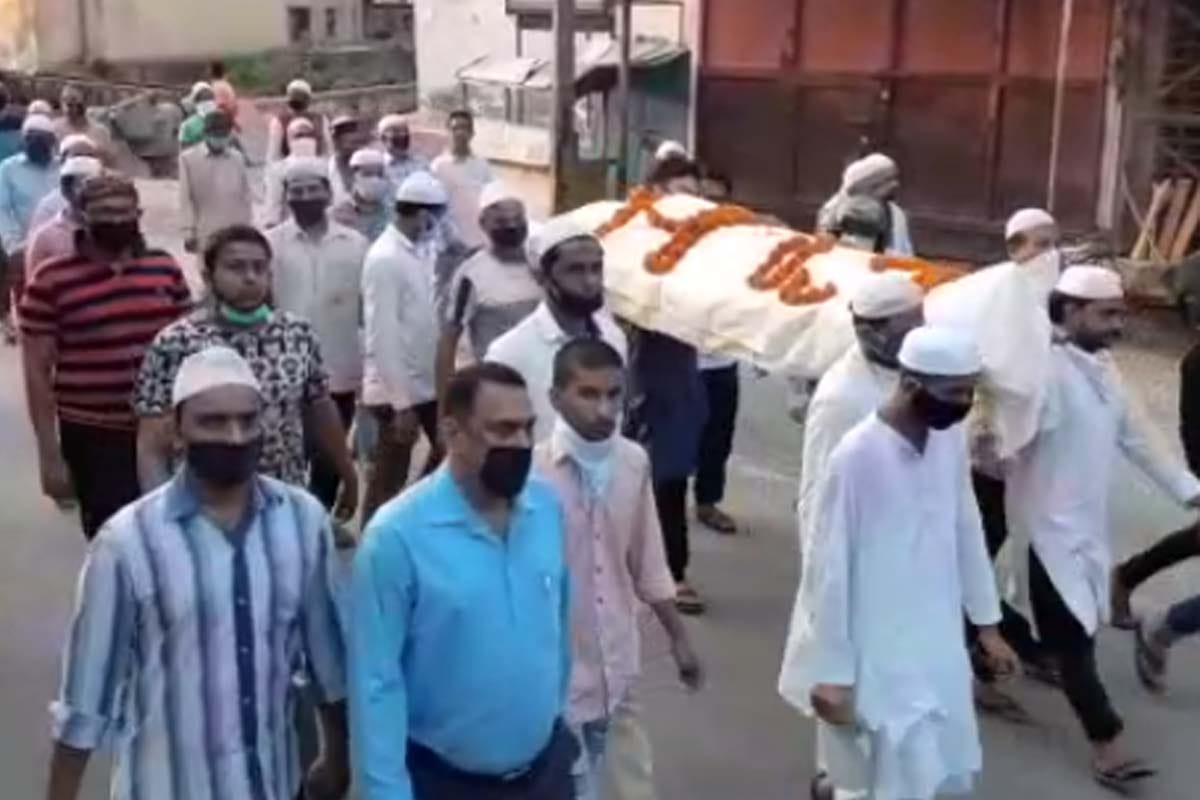 Example of communal harmony Muslim community helped in funeral of Hindu person in Mumbai