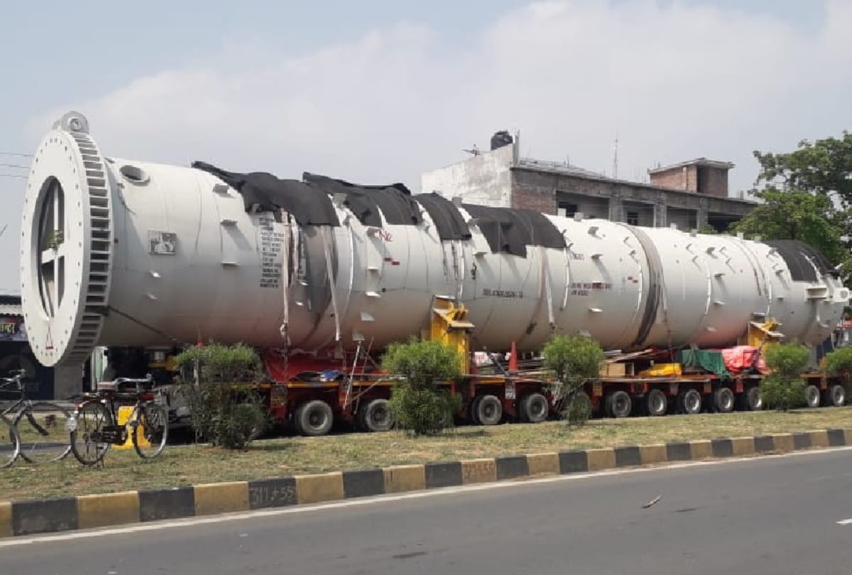 308 wheel trailer moving fertilizer machine in Gorakhpur