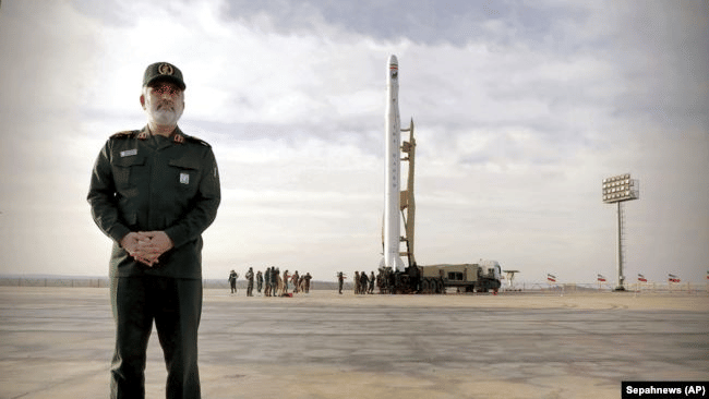 Iran: IRGC shocked the world by sending the first military satellite 'Noor' into the Earth's orbit