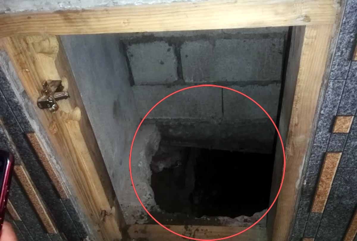 Militants hideout busted in Laroo Kakapora Area Of Pulwama jammu kashmir
