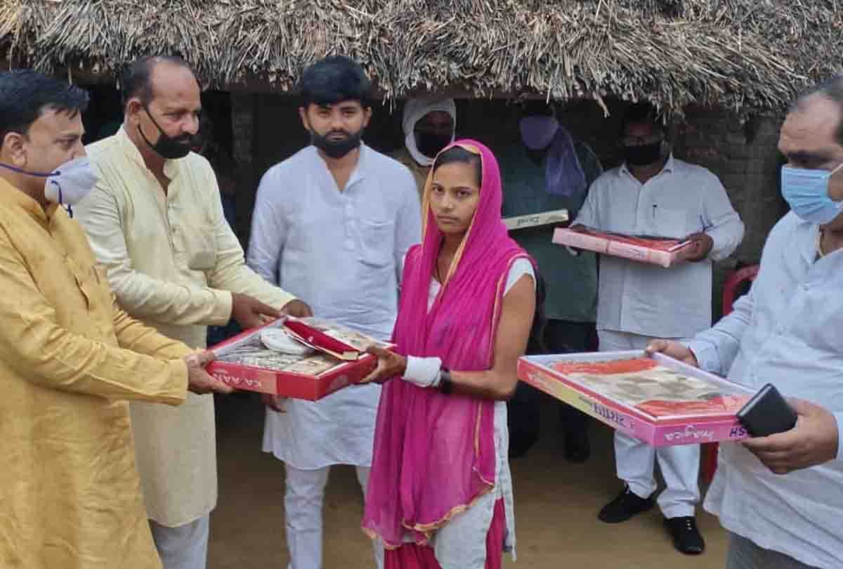 lockdown: The whole village became witness to unique marriage