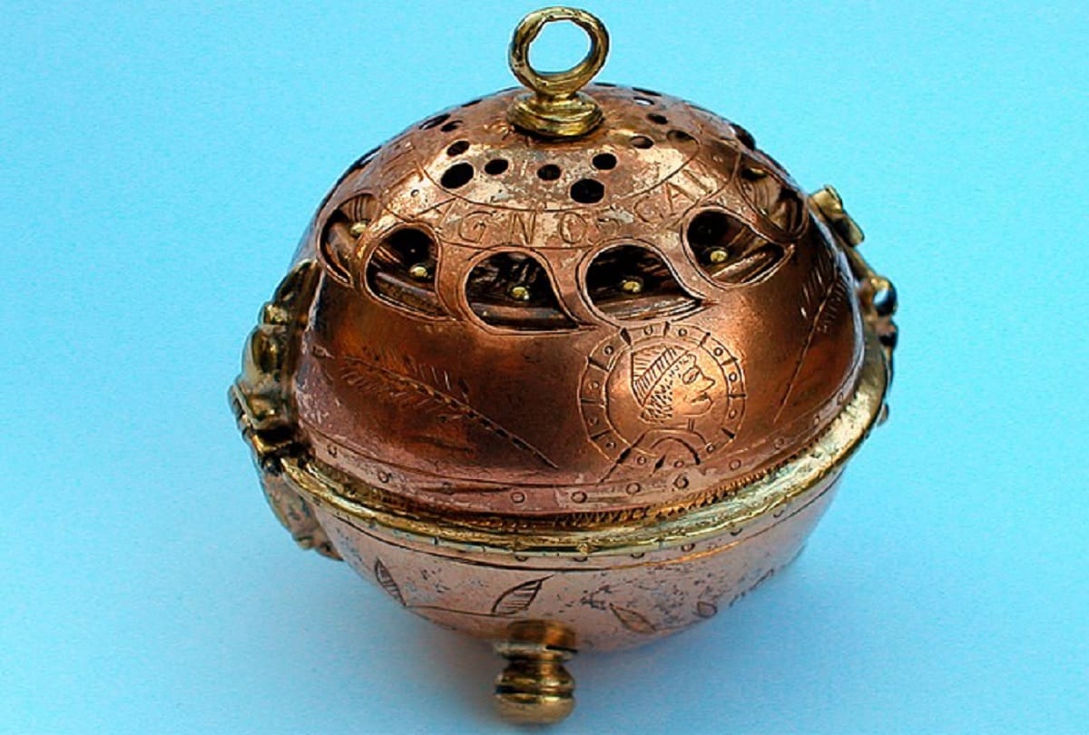 Pomander Watch 1505 is the worlds first watch invented by Peter Henlein