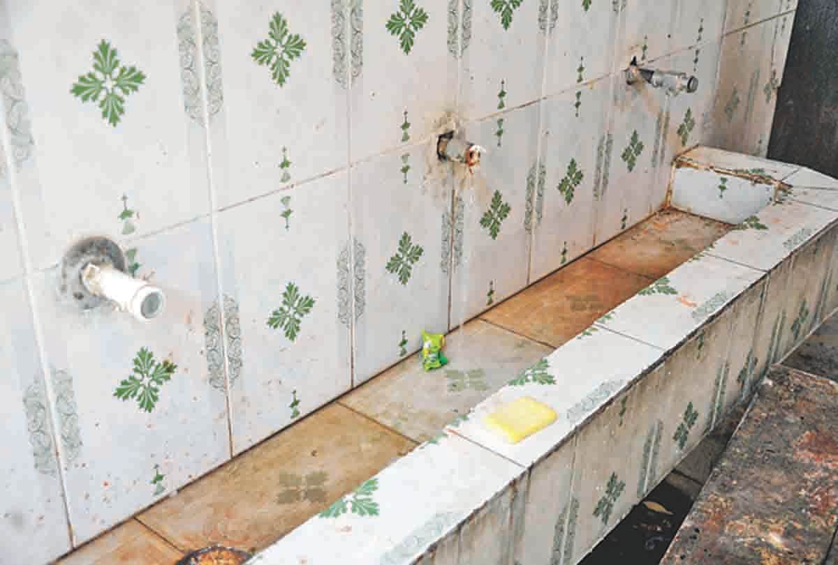 CoronaVirus: 62 quarantine workers with just one soap soap to wash their hands