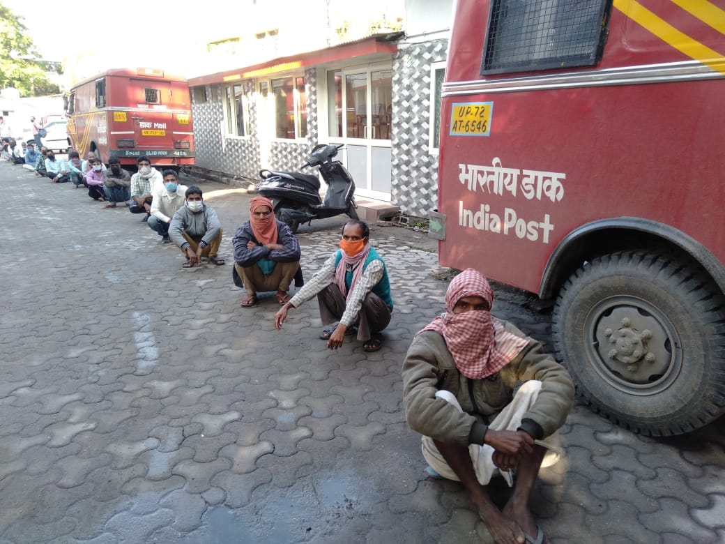 uttarakhand lockdown latest news : bihar labour come to dehradun GPO early morning to open account