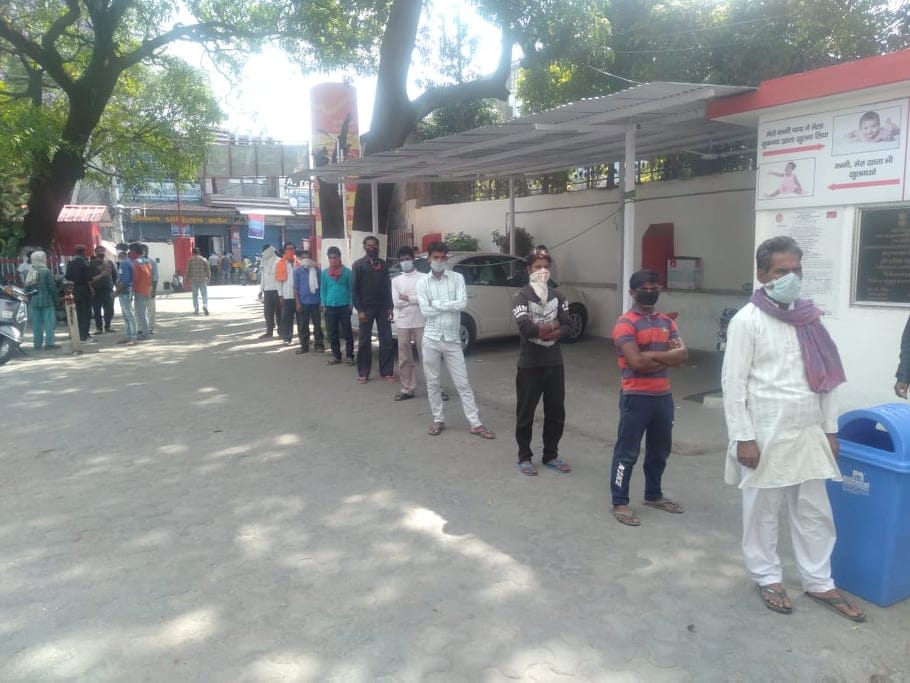 uttarakhand lockdown latest news : bihar labour come to dehradun GPO early morning to open account