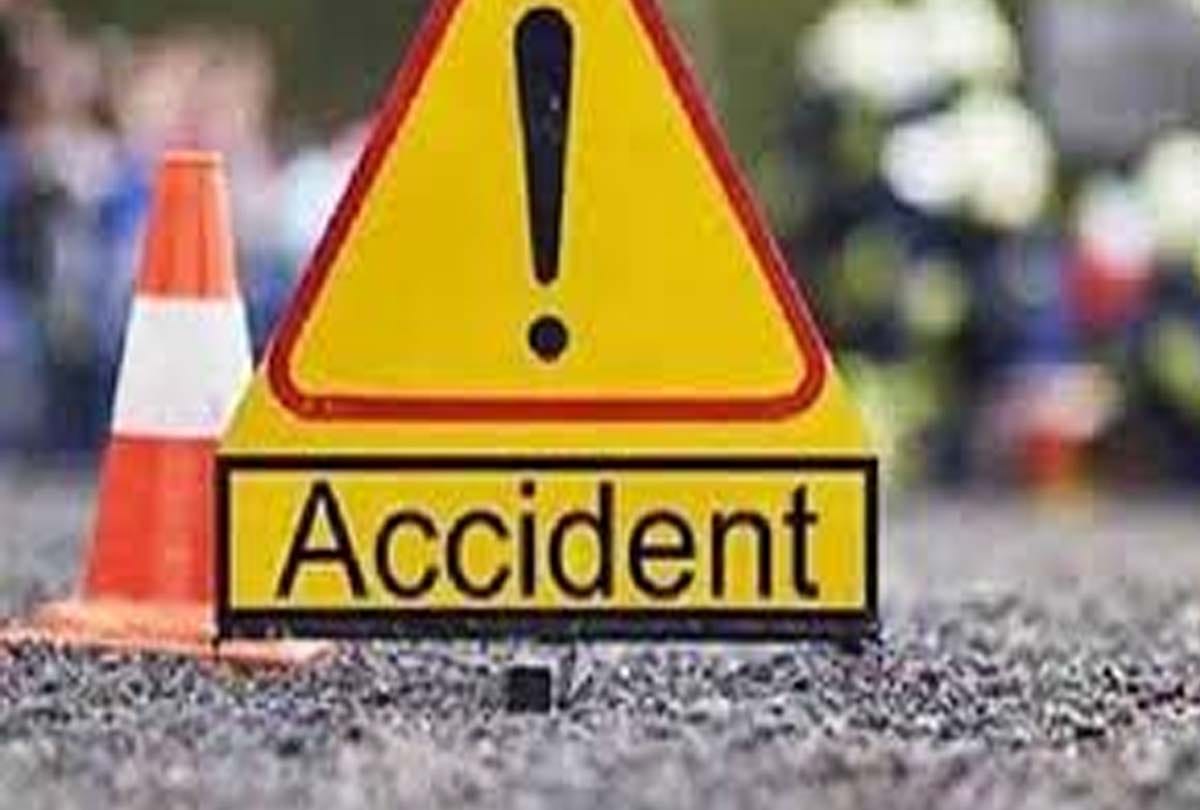 Road accident in kanpur, Home Guard injured