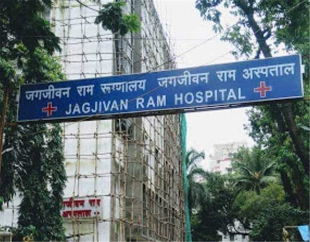 Why the doctors and nurses majorly infected from coronavirus in delhi govt hospitals, here are the reason