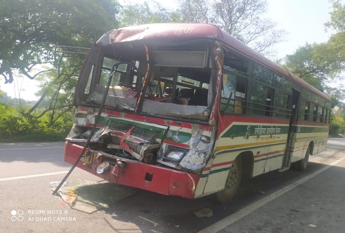 Roadways bus carrying kushinagar students from Prayagraj met road accident