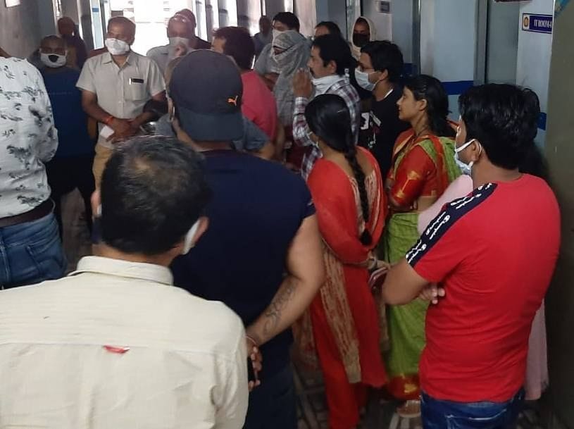 payment for fee, school send message to parents, social distancing rule not follow in school.