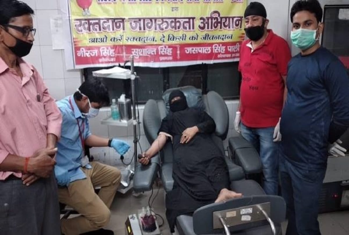 Muslim woman donates blood to Hindu patient after first roza in lakhimpur kheri