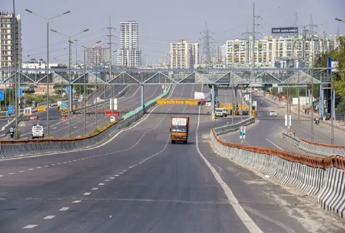 delhi Haryana border strictly sealed only emergency cases allowed