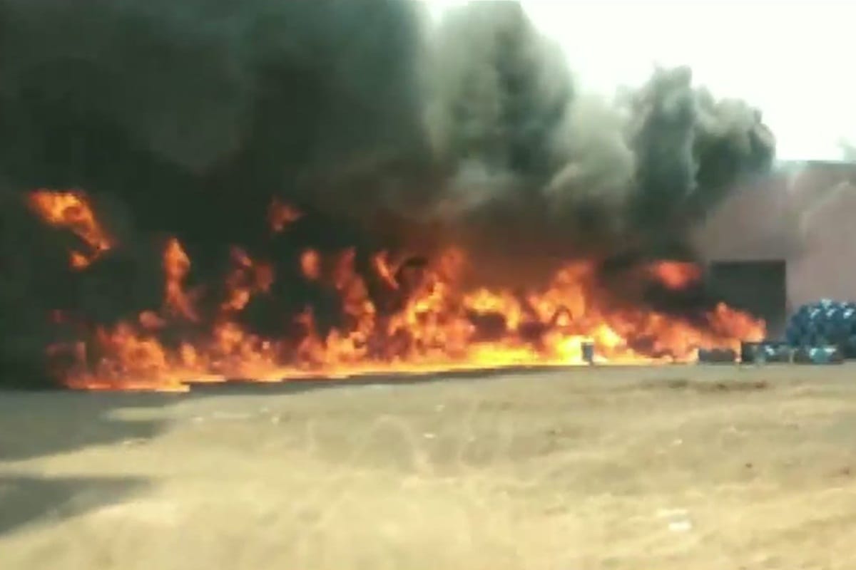 Fire breaks out at paint factory in Rawabhata industrial area in Raipur, fire tenders are present