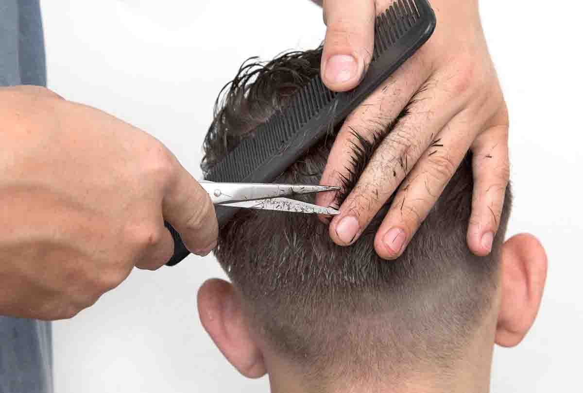lockdown in kanpur : Shining salon business in lockdown, increased demand for home service