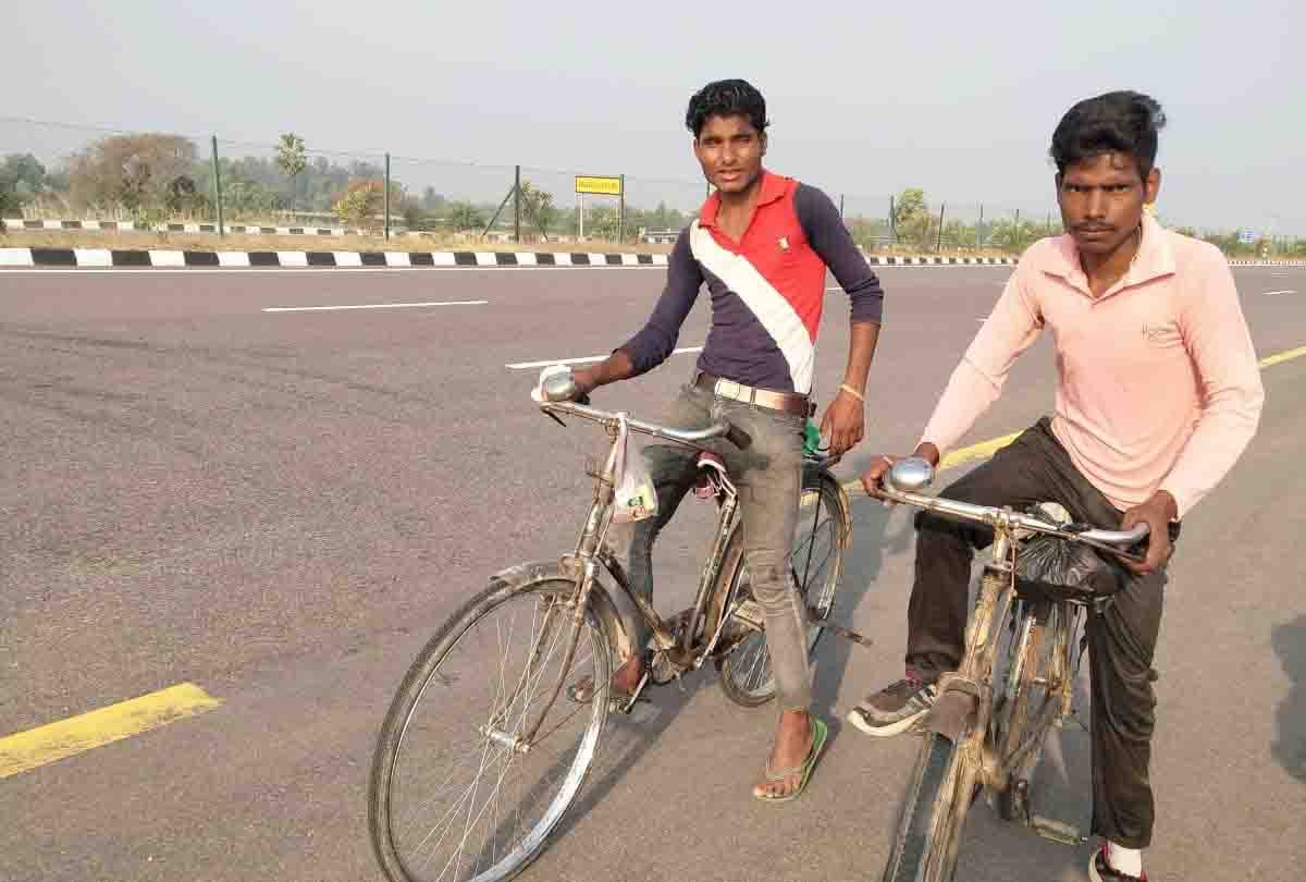 Two youths covered 2200 km of cycle in 15 days from chennai to hardoi