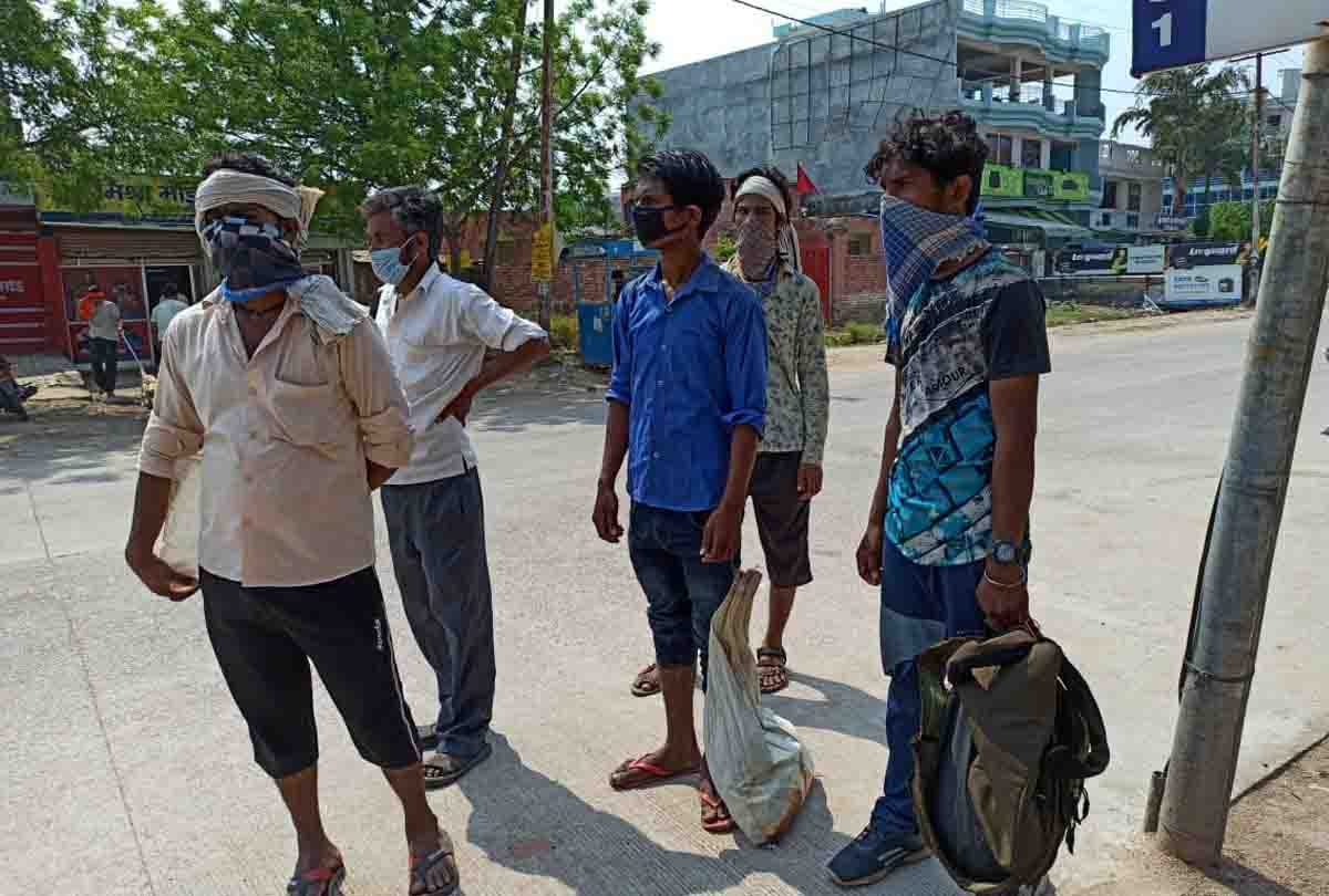 lockdown in kanpur : 1300 km distance from Hyderabad completed by walking  13 days