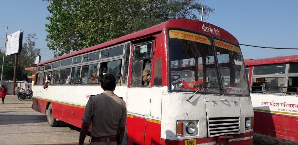 Student and there family reached ballia from prayagraj by roadways bus
