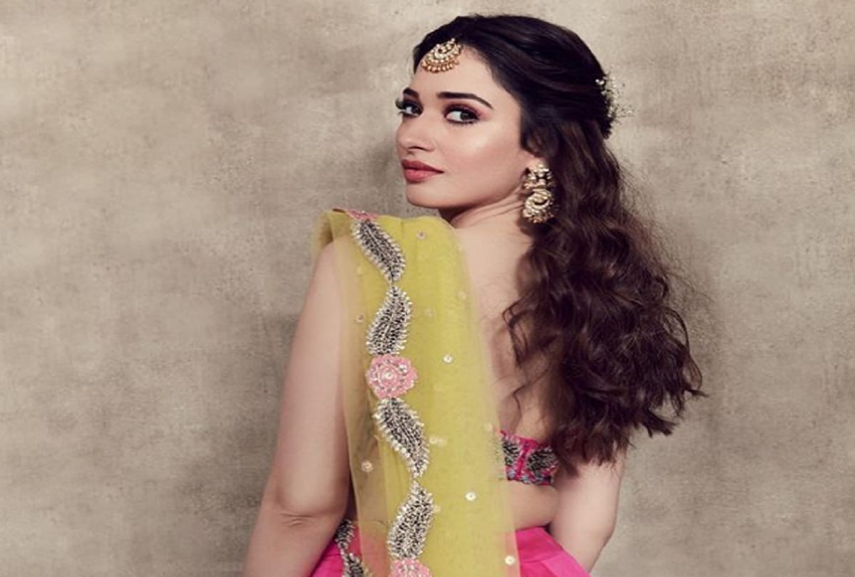 tamannaah bhatia accept #pillow challenge and looking gorgeous