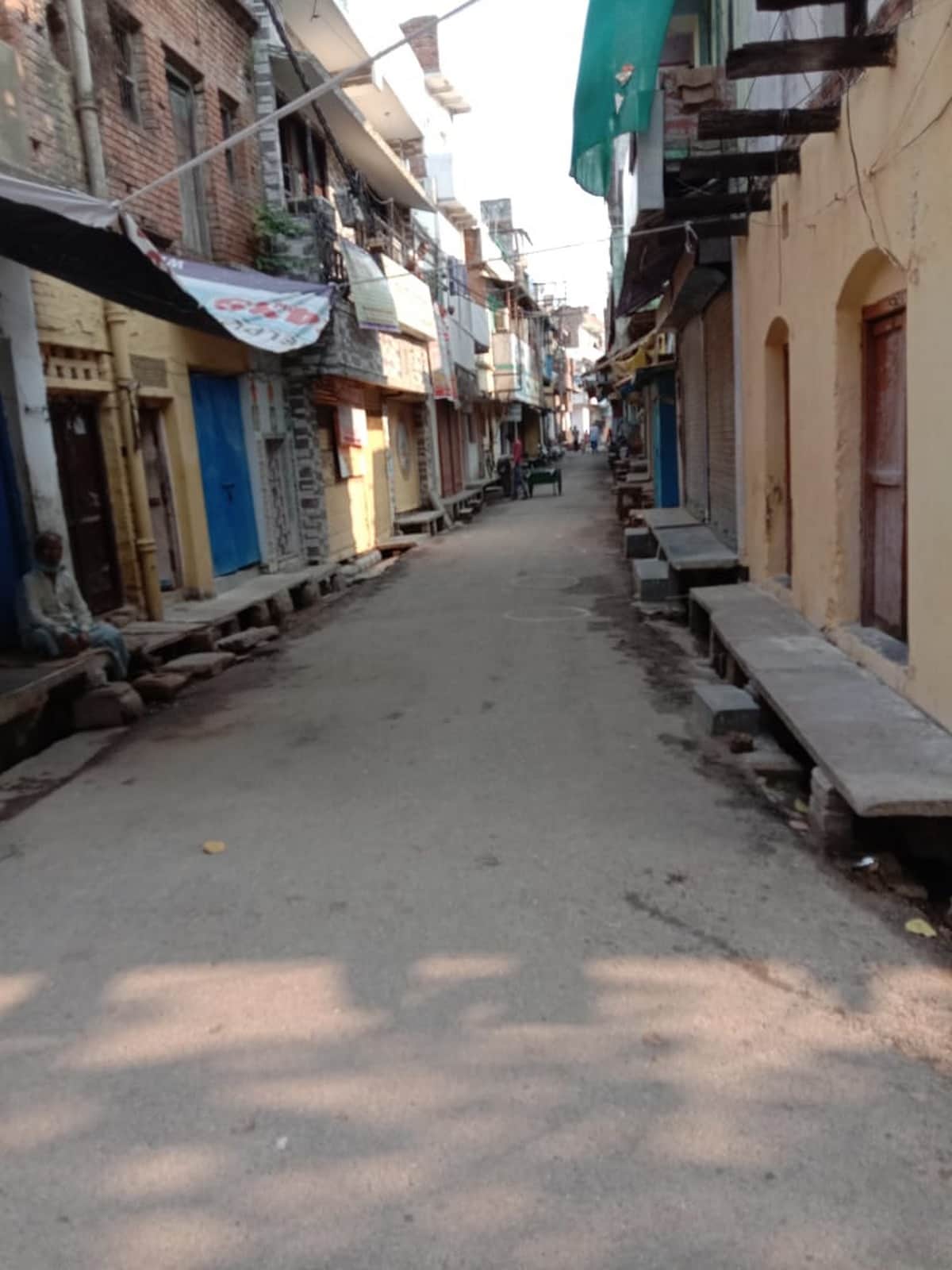 Total full lockdown in varanasi shops closed no activity in city