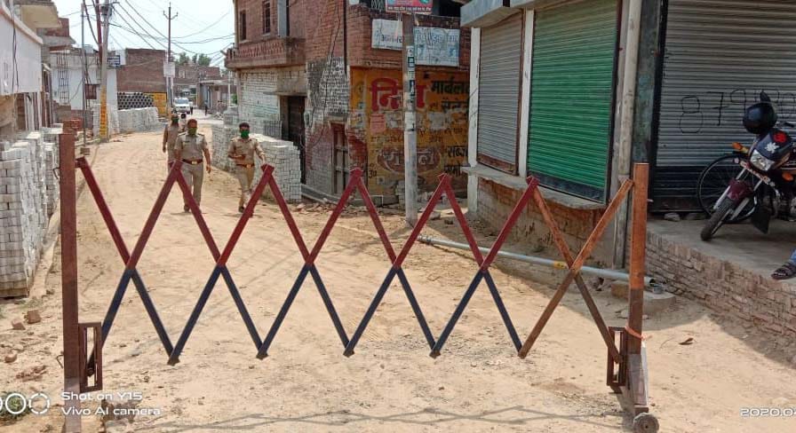 Employees worried over non-receipt of iftari goods in hotspot areas