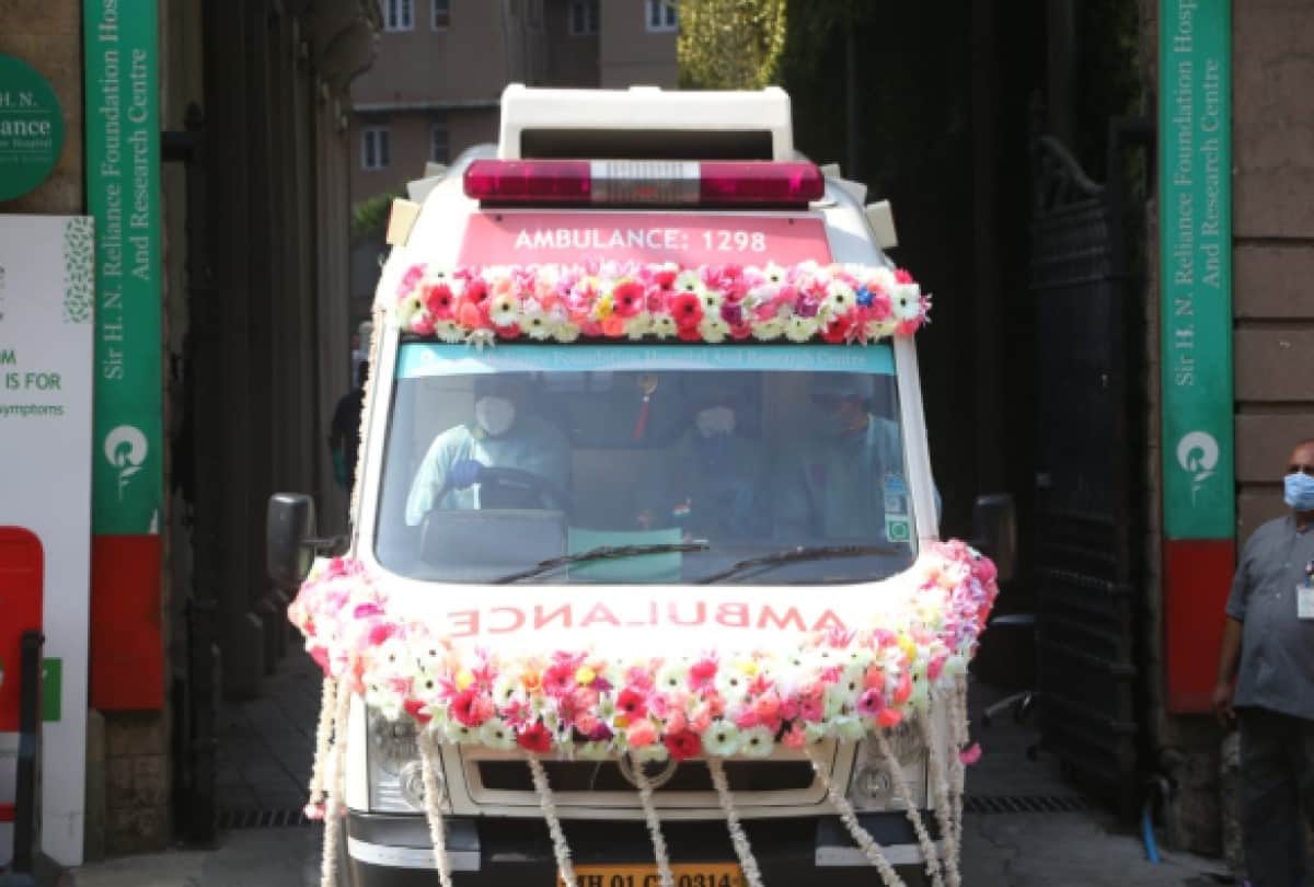 rishi kapoor remembers kareena kapoor share video with saif ali khan and chintuji