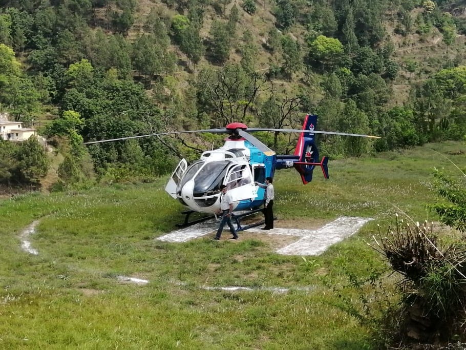 Relief: 100 people stranded amid heavy snowfall in Jammu and Kashmir Ladakh were airlifted