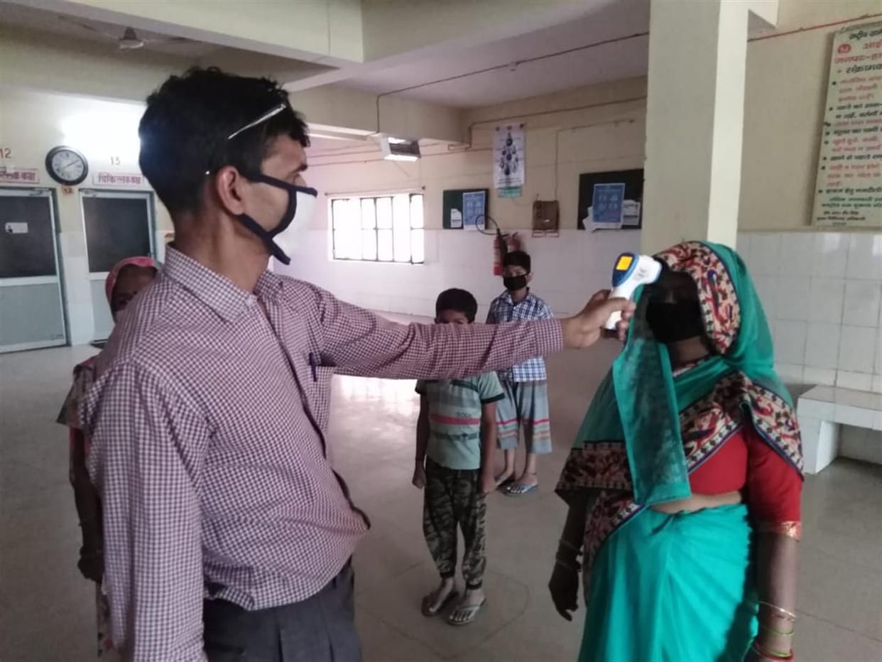 Hathras: Health check-up of five family members returned from Delhi